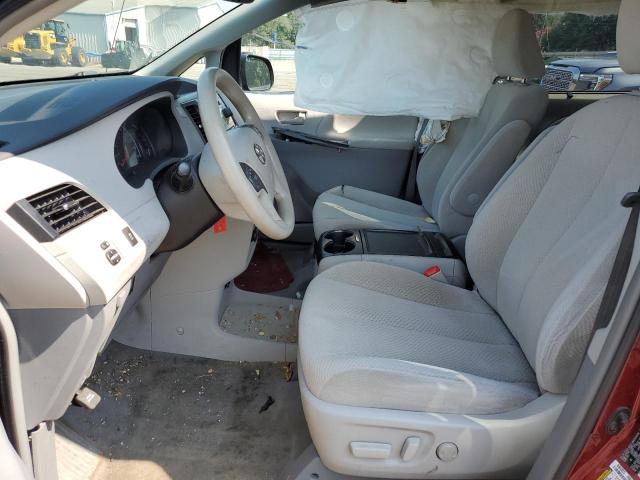 Photo 6 VIN: 5TDKK3DC3CS233803 - TOYOTA SIENNA LE 