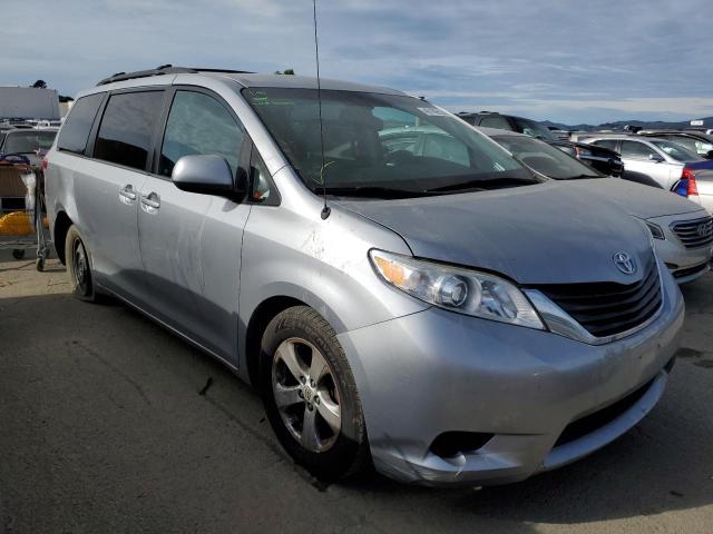 Photo 3 VIN: 5TDKK3DC3CS238158 - TOYOTA SIENNA LE 