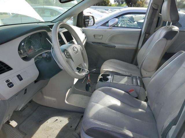 Photo 6 VIN: 5TDKK3DC3CS238158 - TOYOTA SIENNA LE 