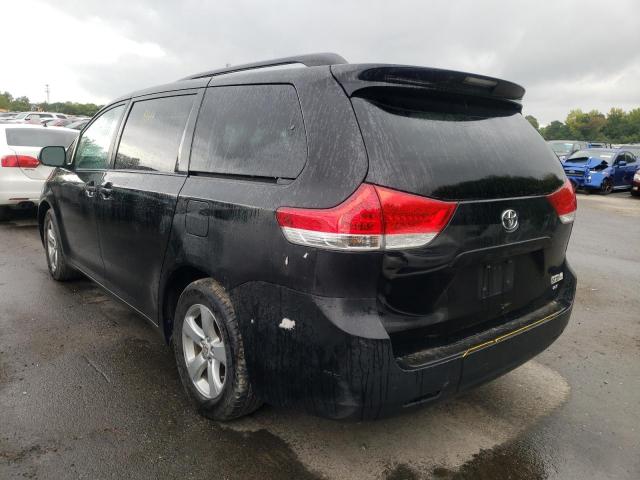 Photo 2 VIN: 5TDKK3DC3CS246650 - TOYOTA SIENNA LE 