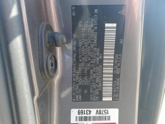 Photo 12 VIN: 5TDKK3DC3CS256594 - TOYOTA SIENNA LE 