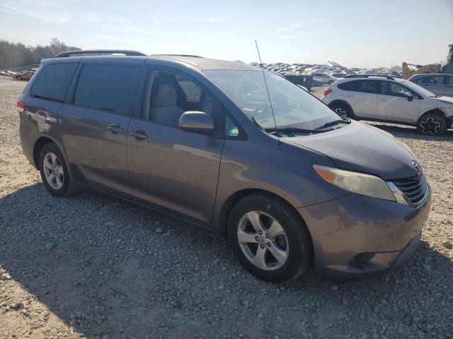 Photo 3 VIN: 5TDKK3DC3CS256594 - TOYOTA SIENNA LE 