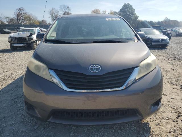 Photo 4 VIN: 5TDKK3DC3CS256594 - TOYOTA SIENNA LE 