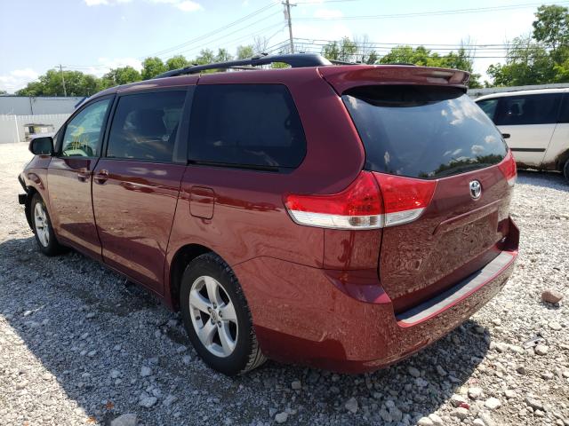 Photo 2 VIN: 5TDKK3DC3CS271418 - TOYOTA SIENNA LE 