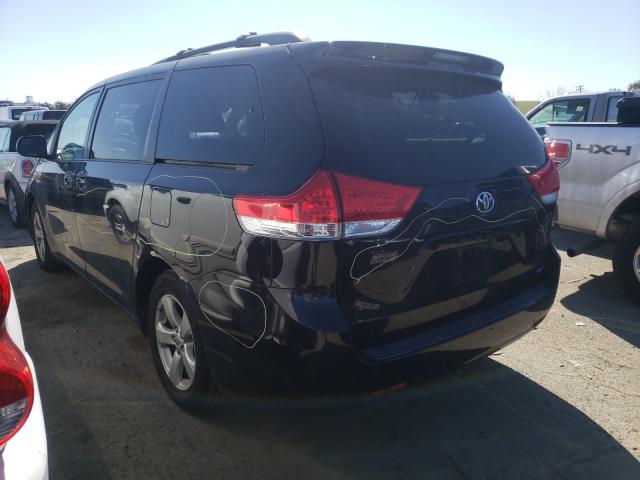 Photo 2 VIN: 5TDKK3DC3CS277588 - TOYOTA SIENNA LE 