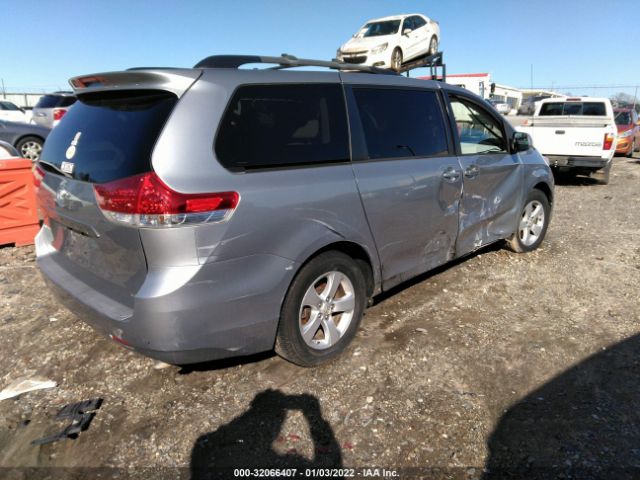 Photo 3 VIN: 5TDKK3DC3DS282601 - TOYOTA SIENNA 