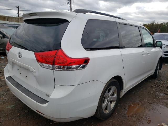 Photo 3 VIN: 5TDKK3DC3DS283814 - TOYOTA SIENNA LE 