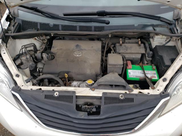 Photo 6 VIN: 5TDKK3DC3DS283814 - TOYOTA SIENNA LE 