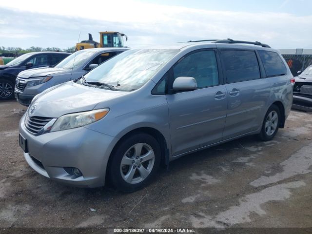 Photo 1 VIN: 5TDKK3DC3DS286261 - TOYOTA SIENNA 