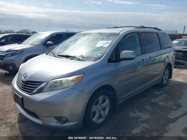 Photo 5 VIN: 5TDKK3DC3DS286261 - TOYOTA SIENNA 