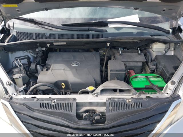 Photo 9 VIN: 5TDKK3DC3DS286261 - TOYOTA SIENNA 