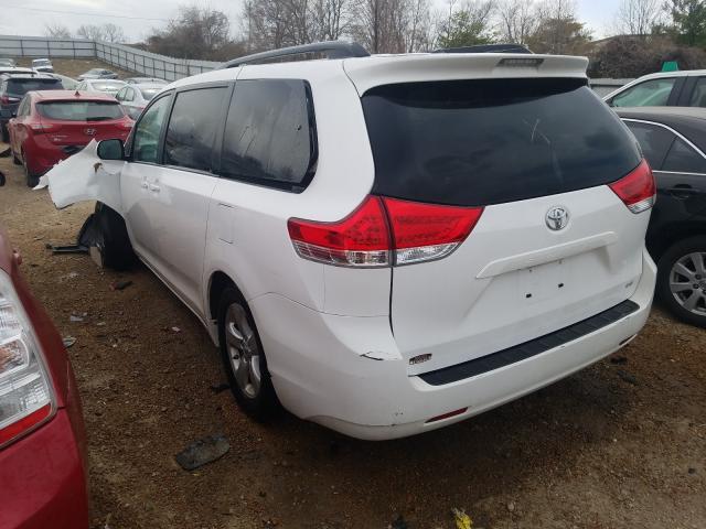 Photo 2 VIN: 5TDKK3DC3DS289595 - TOYOTA SIENNA LE 