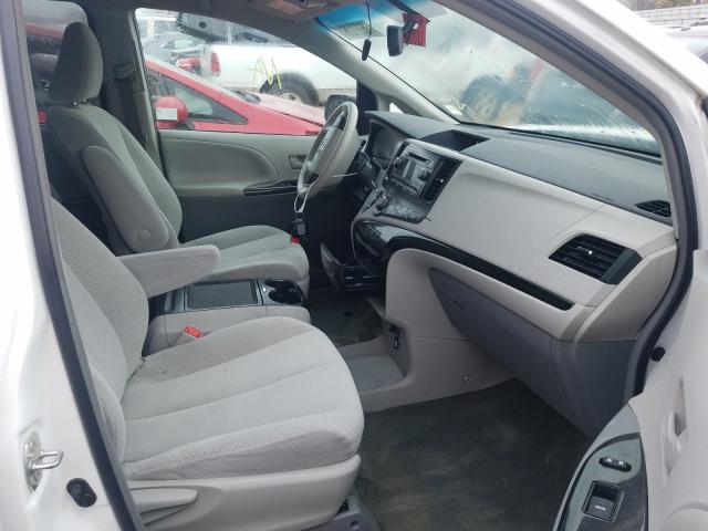 Photo 4 VIN: 5TDKK3DC3DS289595 - TOYOTA SIENNA LE 