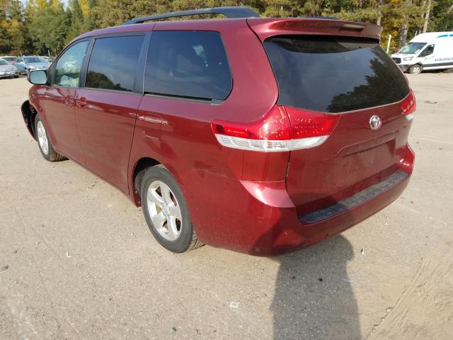 Photo 2 VIN: 5TDKK3DC3DS295655 - TOYOTA SIENNA LE 