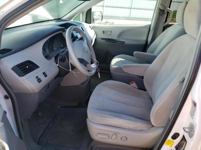 Photo 6 VIN: 5TDKK3DC3DS297082 - TOYOTA SIENNA LE 