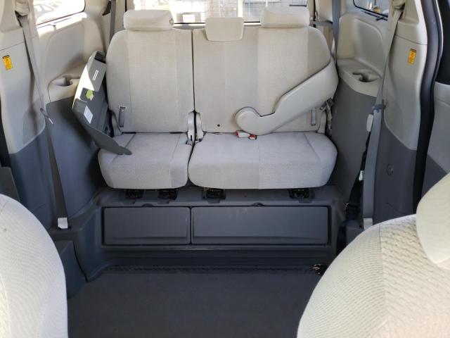 Photo 9 VIN: 5TDKK3DC3DS297082 - TOYOTA SIENNA LE 