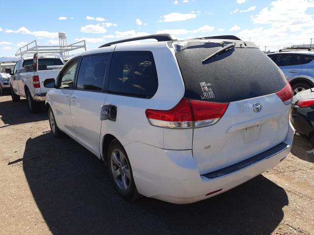 Photo 2 VIN: 5TDKK3DC3DS302667 - TOYOTA SIENNA LE 