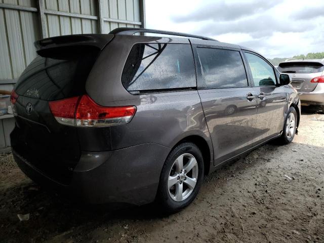 Photo 2 VIN: 5TDKK3DC3DS309599 - TOYOTA SIENNA LE 