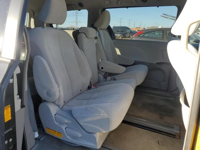 Photo 10 VIN: 5TDKK3DC3DS315421 - TOYOTA SIENNA LE 