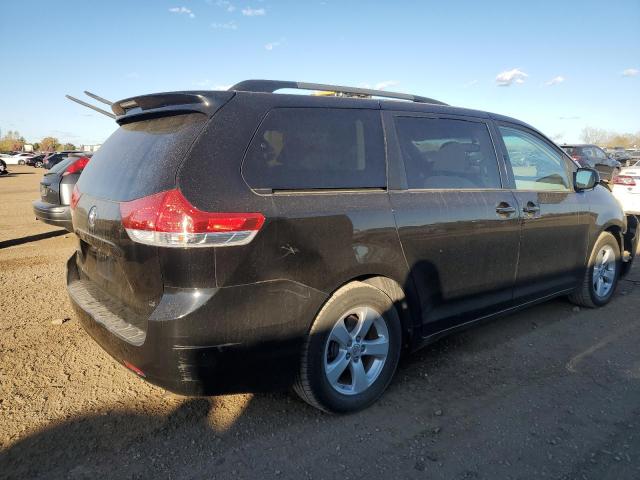 Photo 2 VIN: 5TDKK3DC3DS315421 - TOYOTA SIENNA LE 