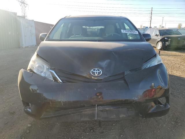 Photo 4 VIN: 5TDKK3DC3DS315421 - TOYOTA SIENNA LE 