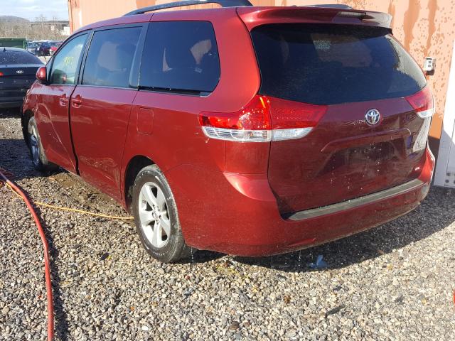 Photo 2 VIN: 5TDKK3DC3DS318075 - TOYOTA SIENNA LE 