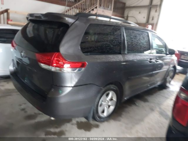 Photo 3 VIN: 5TDKK3DC3DS324684 - TOYOTA SIENNA 