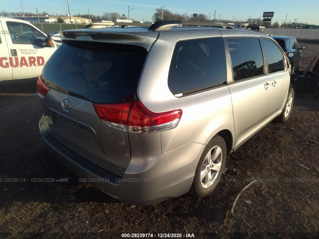 Photo 3 VIN: 5TDKK3DC3DS335894 - TOYOTA SIENNA 