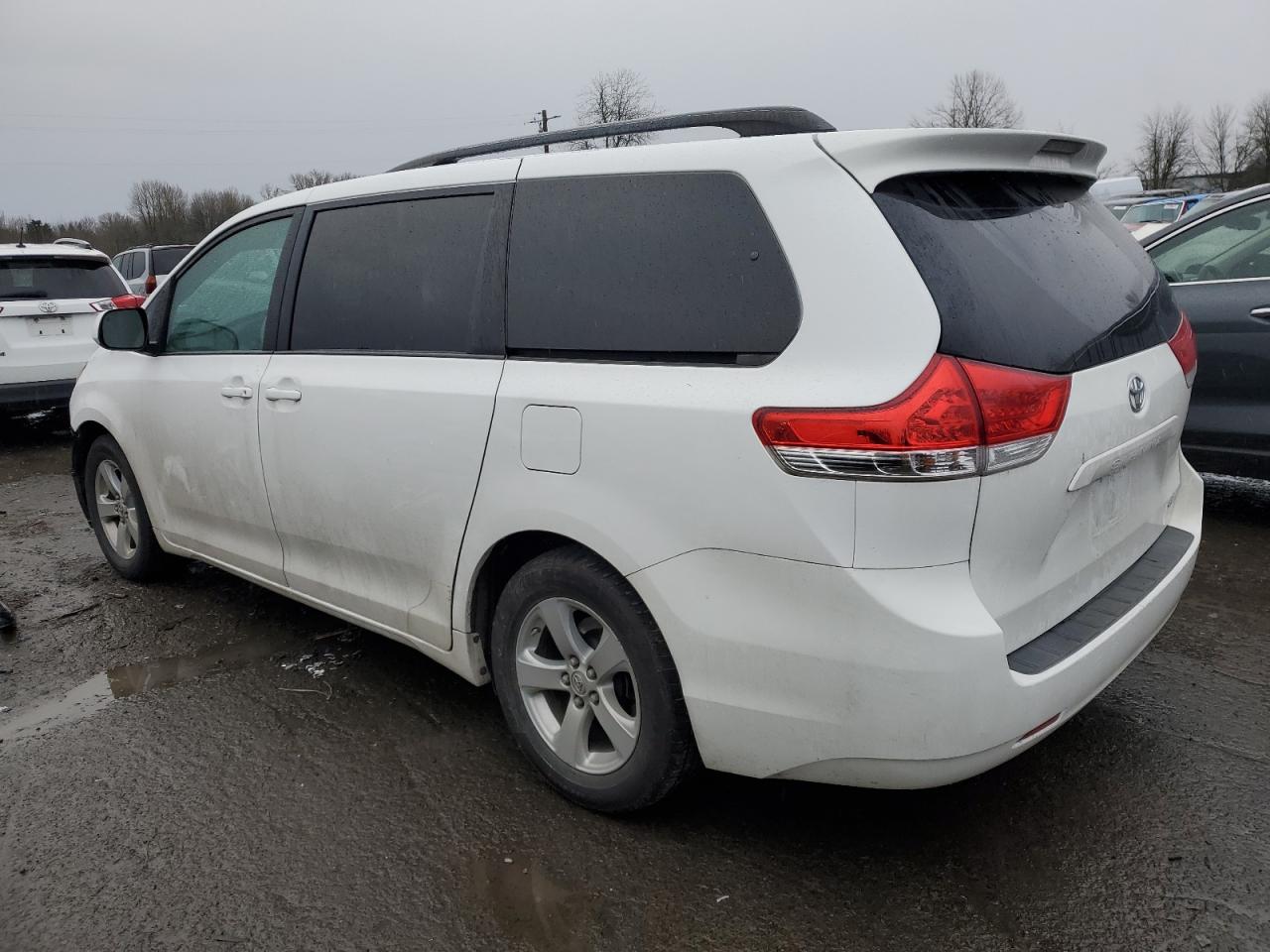 Photo 1 VIN: 5TDKK3DC3DS337001 - TOYOTA SIENNA 