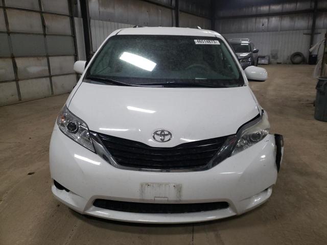 Photo 4 VIN: 5TDKK3DC3DS338178 - TOYOTA SIENNA LE 