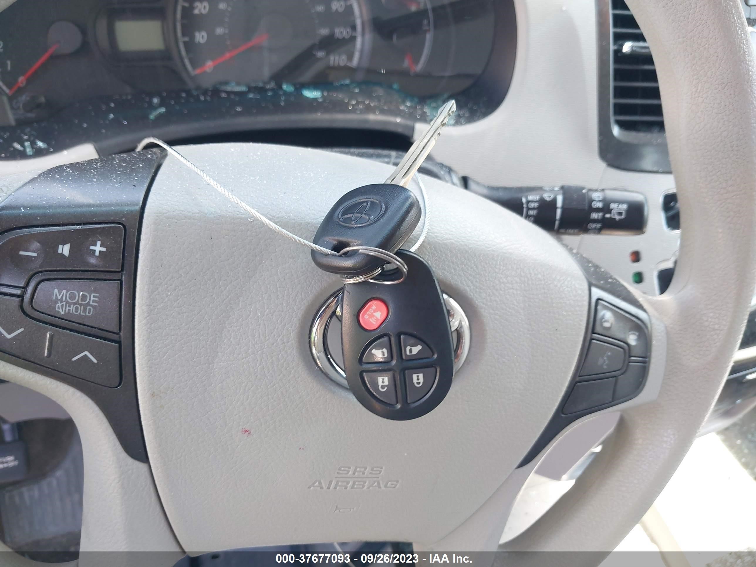 Photo 10 VIN: 5TDKK3DC3DS339959 - TOYOTA SIENNA 