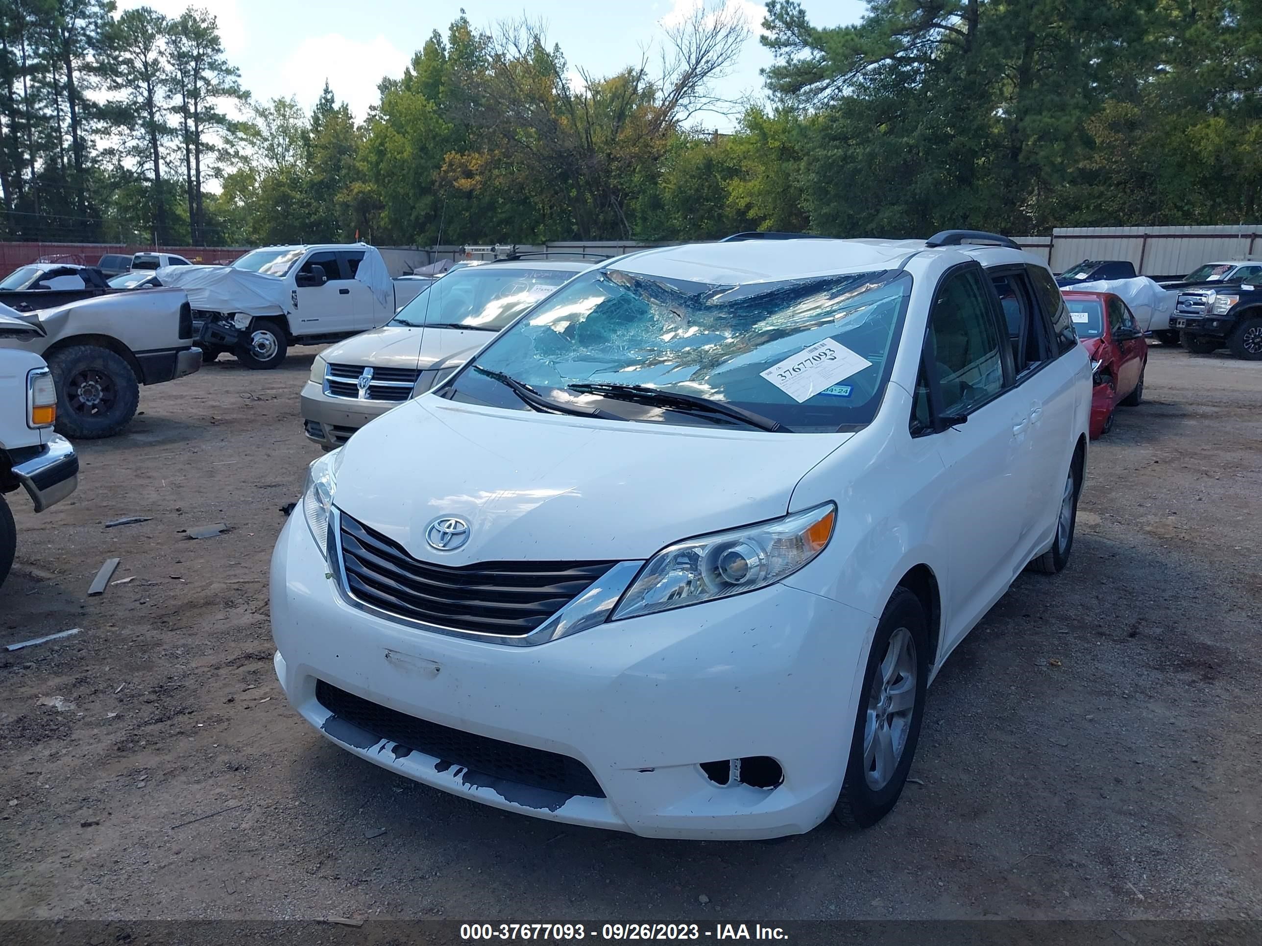 Photo 5 VIN: 5TDKK3DC3DS339959 - TOYOTA SIENNA 