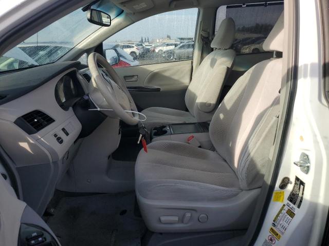 Photo 6 VIN: 5TDKK3DC3DS345793 - TOYOTA SIENNA LE 