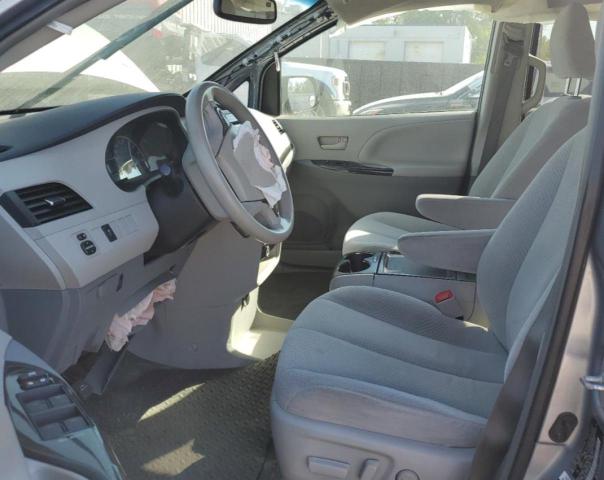 Photo 6 VIN: 5TDKK3DC3DS364523 - TOYOTA SIENNA LE 