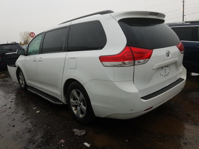 Photo 2 VIN: 5TDKK3DC3DS368250 - TOYOTA SIENNA LE 