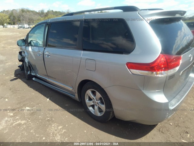 Photo 2 VIN: 5TDKK3DC3DS369706 - TOYOTA SIENNA 