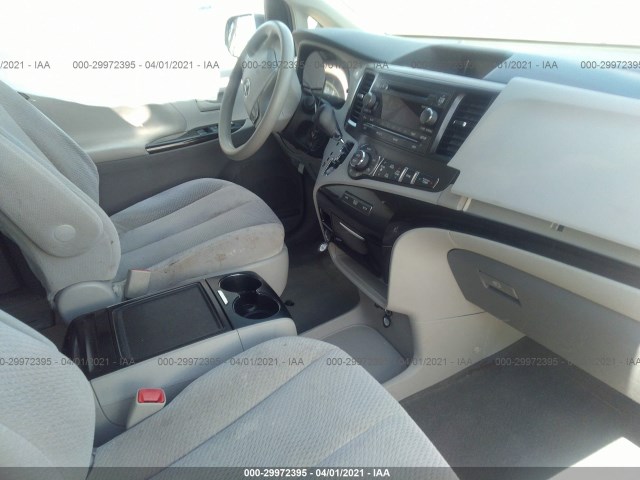 Photo 4 VIN: 5TDKK3DC3DS369706 - TOYOTA SIENNA 