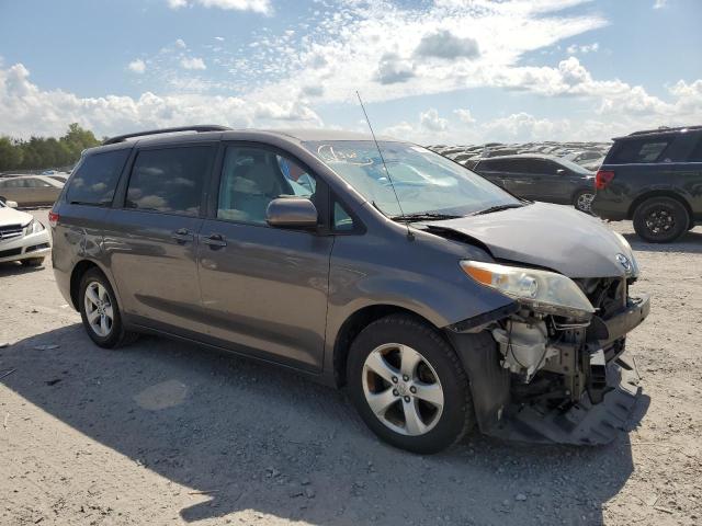 Photo 3 VIN: 5TDKK3DC3DS377532 - TOYOTA SIENNA LE 