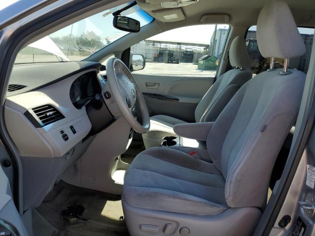 Photo 6 VIN: 5TDKK3DC3DS380530 - TOYOTA SIENNA LE 