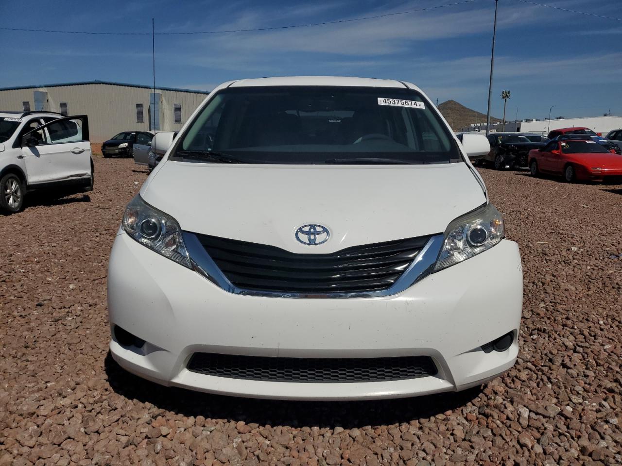 Photo 4 VIN: 5TDKK3DC3DS382097 - TOYOTA SIENNA 