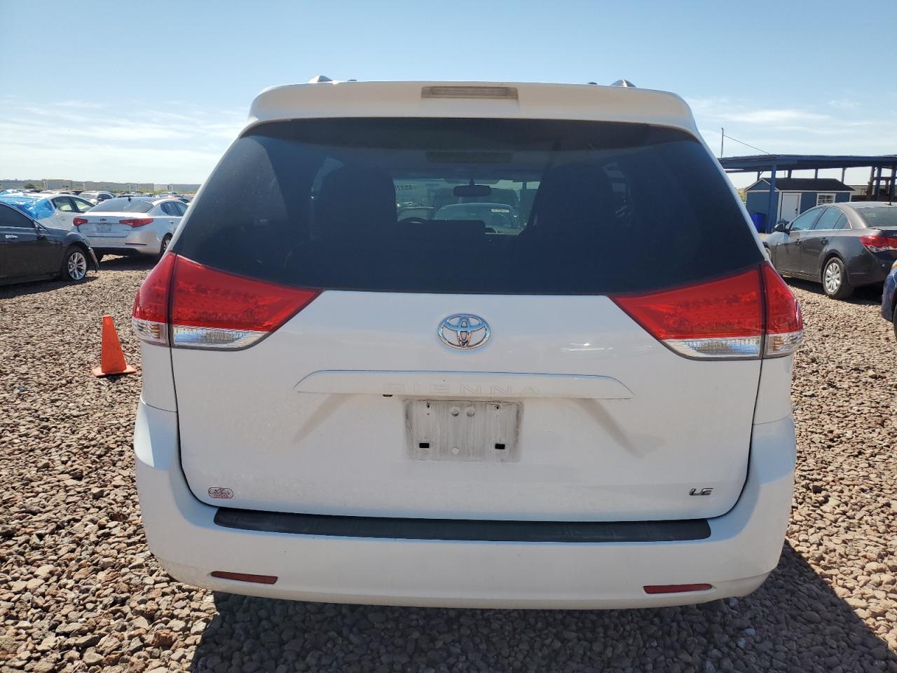 Photo 5 VIN: 5TDKK3DC3DS382097 - TOYOTA SIENNA 