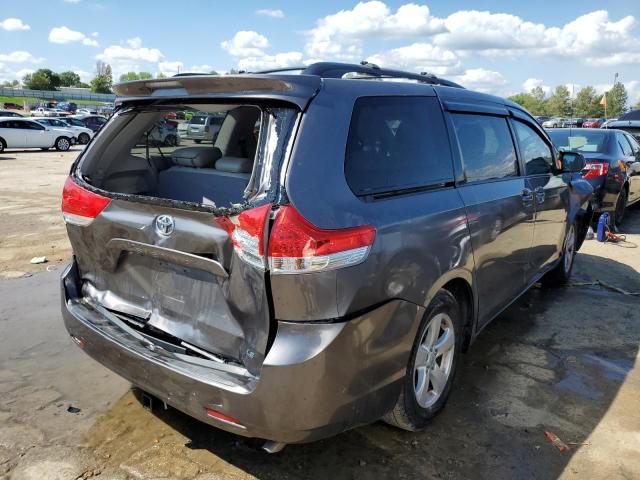 Photo 2 VIN: 5TDKK3DC3DS402316 - TOYOTA SIENNA LE 