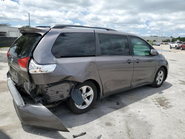 Photo 2 VIN: 5TDKK3DC3DS404390 - TOYOTA SIENNA LE 