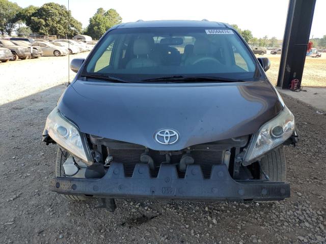 Photo 4 VIN: 5TDKK3DC3ES417478 - TOYOTA SIENNA LE 