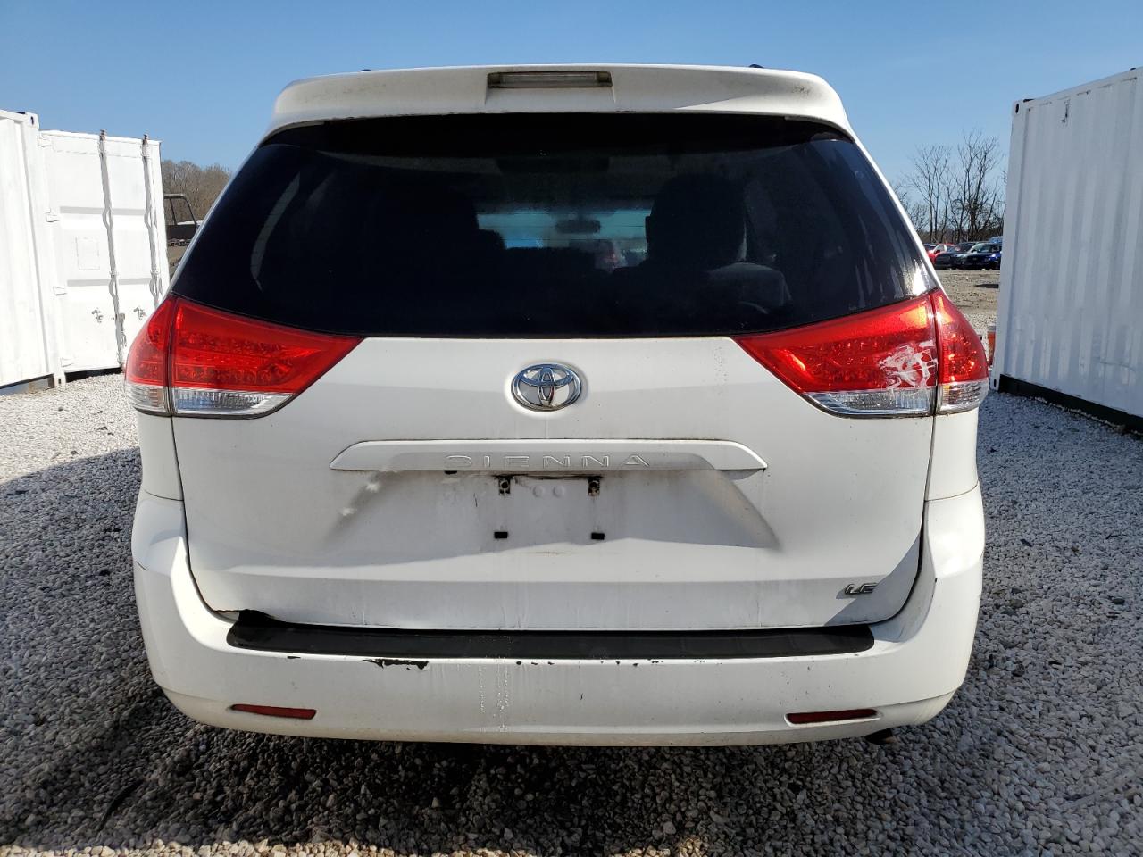 Photo 5 VIN: 5TDKK3DC3ES431056 - TOYOTA SIENNA 