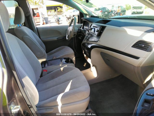 Photo 4 VIN: 5TDKK3DC3ES464039 - TOYOTA SIENNA 