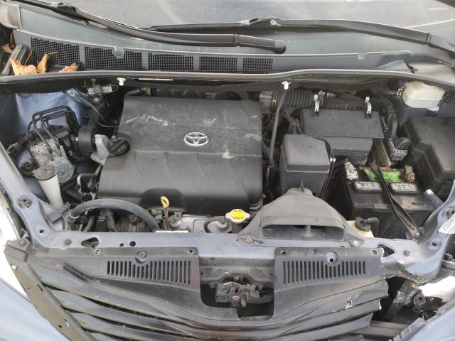 Photo 6 VIN: 5TDKK3DC3ES464333 - TOYOTA SIENNA LE 