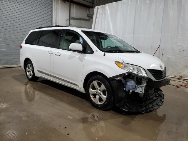 Photo 3 VIN: 5TDKK3DC3ES467233 - TOYOTA SIENNA LE 