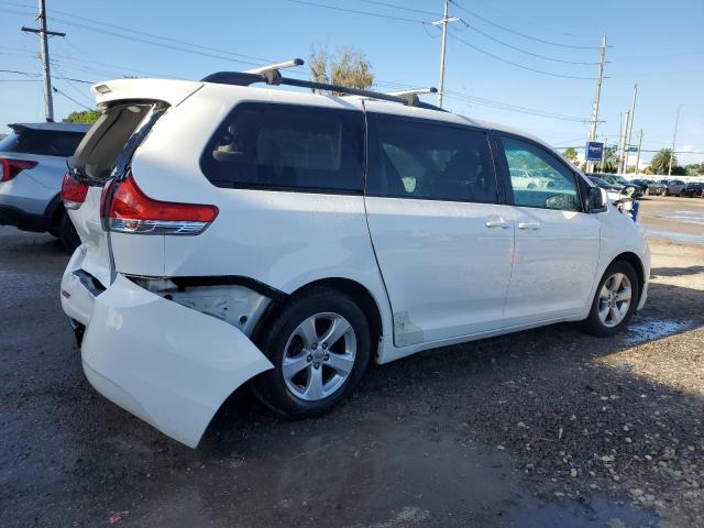 Photo 2 VIN: 5TDKK3DC3ES478314 - TOYOTA SIENNA LE 