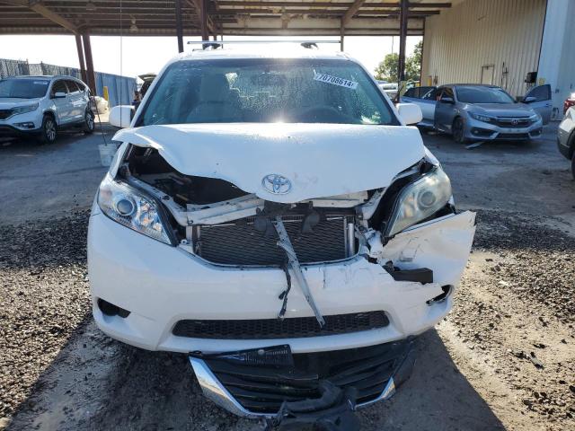 Photo 4 VIN: 5TDKK3DC3ES478314 - TOYOTA SIENNA LE 